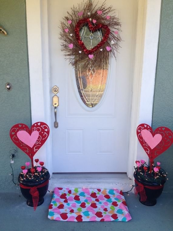 Amazing Valentine Door Decor Ideas | 4 UR Break - Family Inspiration ...