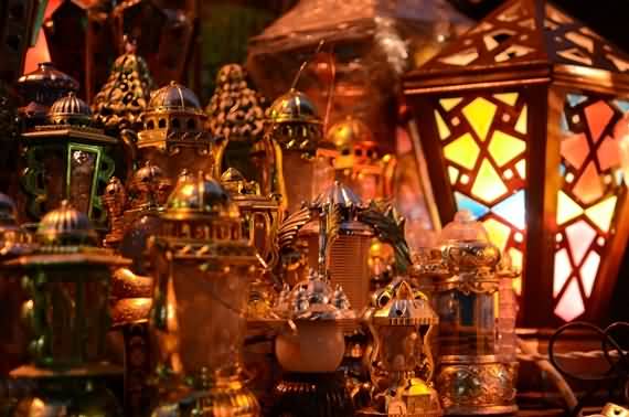 ramadan lantern craft, wooden lanterns, traditional ramadan lantern symbol of Ramadan, ramadan lanterns, ramadan lantern, plastic lanterns, metal lanterns, handcrafted, fawanis ramadan,fawanees, fanos ramadan,fanus.