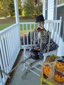 Best Outdoor Halloween Decoration Ideas | 4 UR Break - Family ...