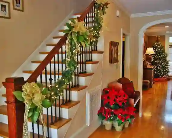 Best Interior Home Spaces For Christmas, Interior Home Spaces For Christmas, Interior Home Spaces, Christmas, Home Spaces For Christmas, Staircase